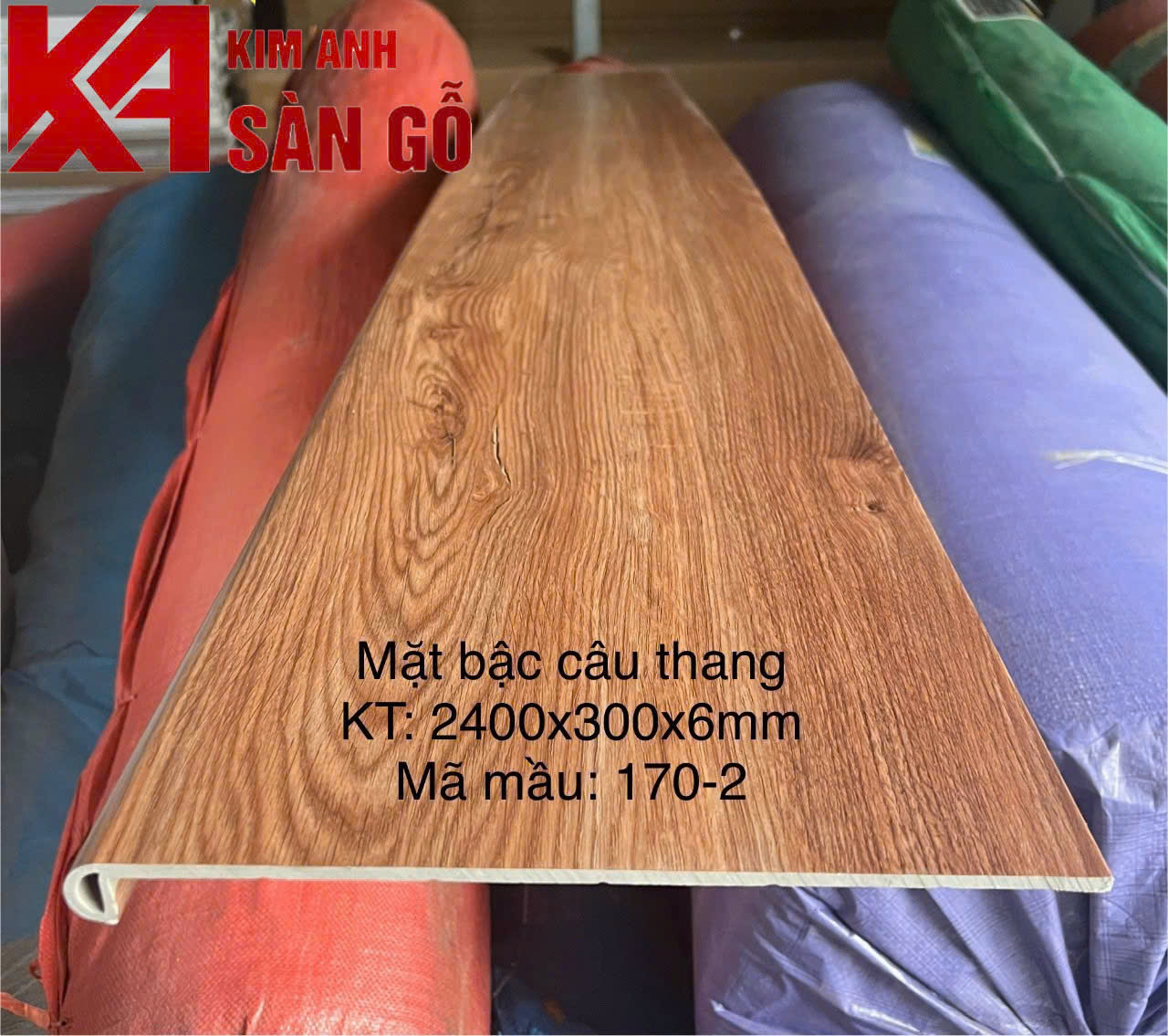 Mặt Bậc Cầu Thang Nhựa Giả Gỗ MAX 170-2